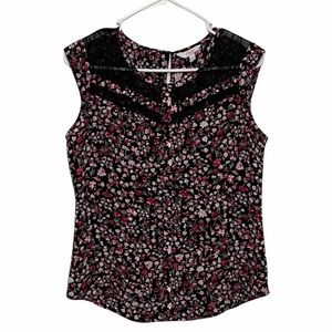 Candie’s Lace Detail Sleeveless Blouse